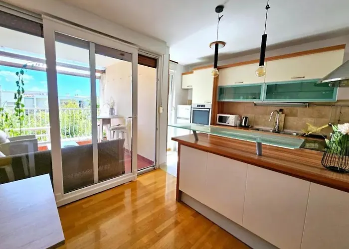 Beautiful Apartment, Beach Area