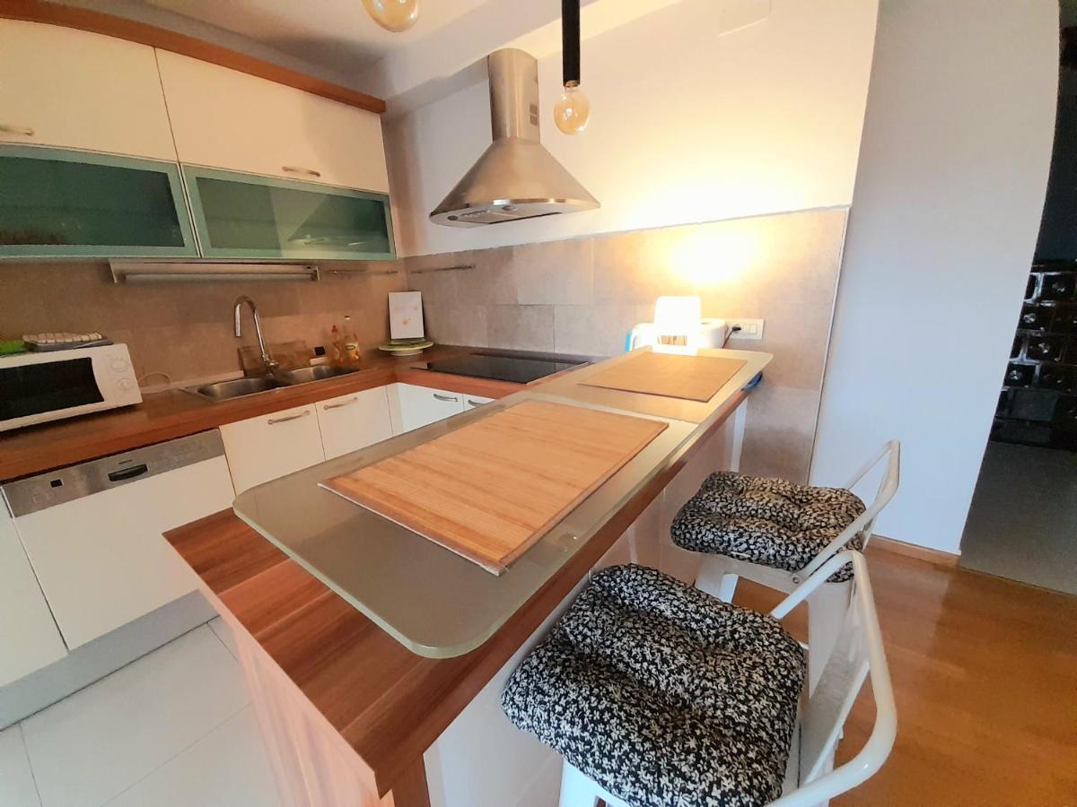 Beautiful Apartment, Close To Appartement Split