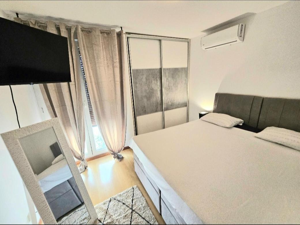 Beautiful Apartment, Beach Area *
