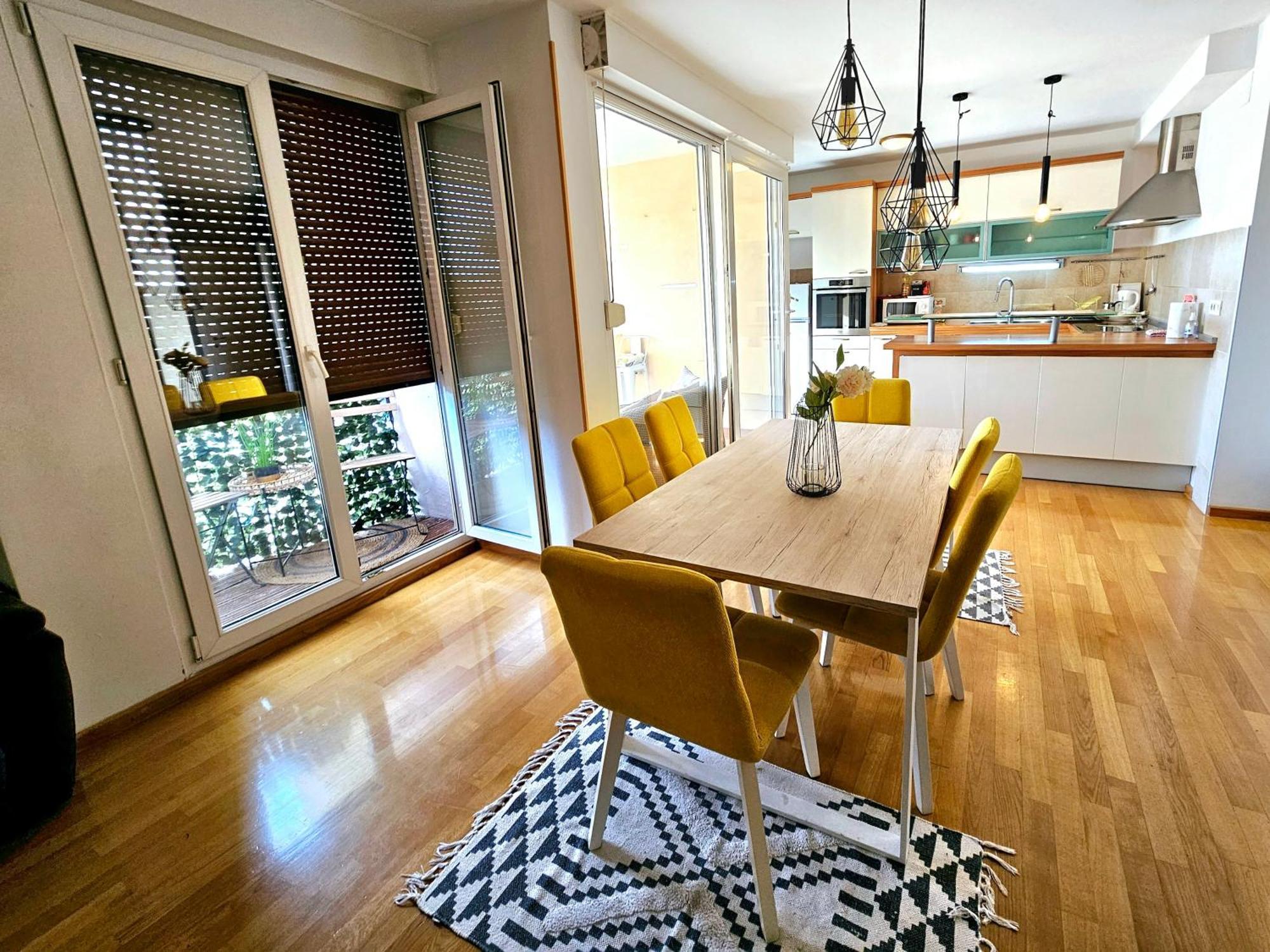 Apartment Beautiful Apartment, Area Split