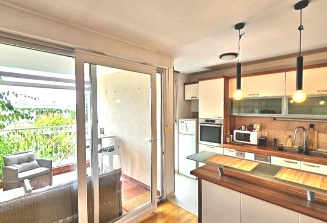 Beautiful Apartment, Beach Area *