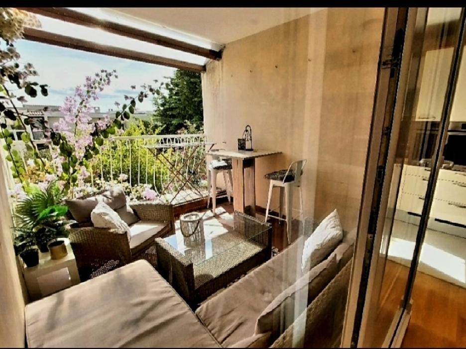 Beautiful Apartment, Beach Area *