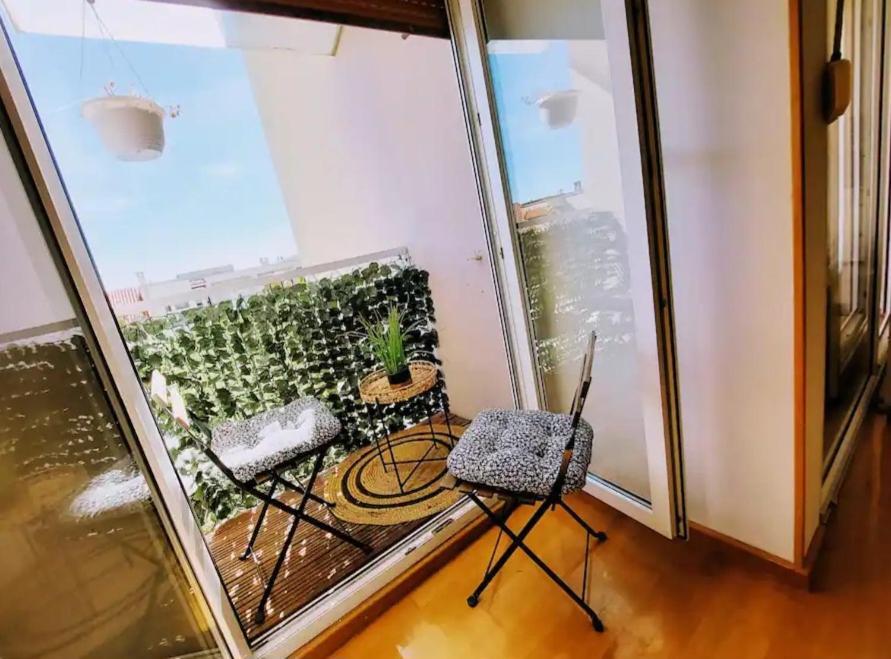 Beautiful Apartment, Area Split