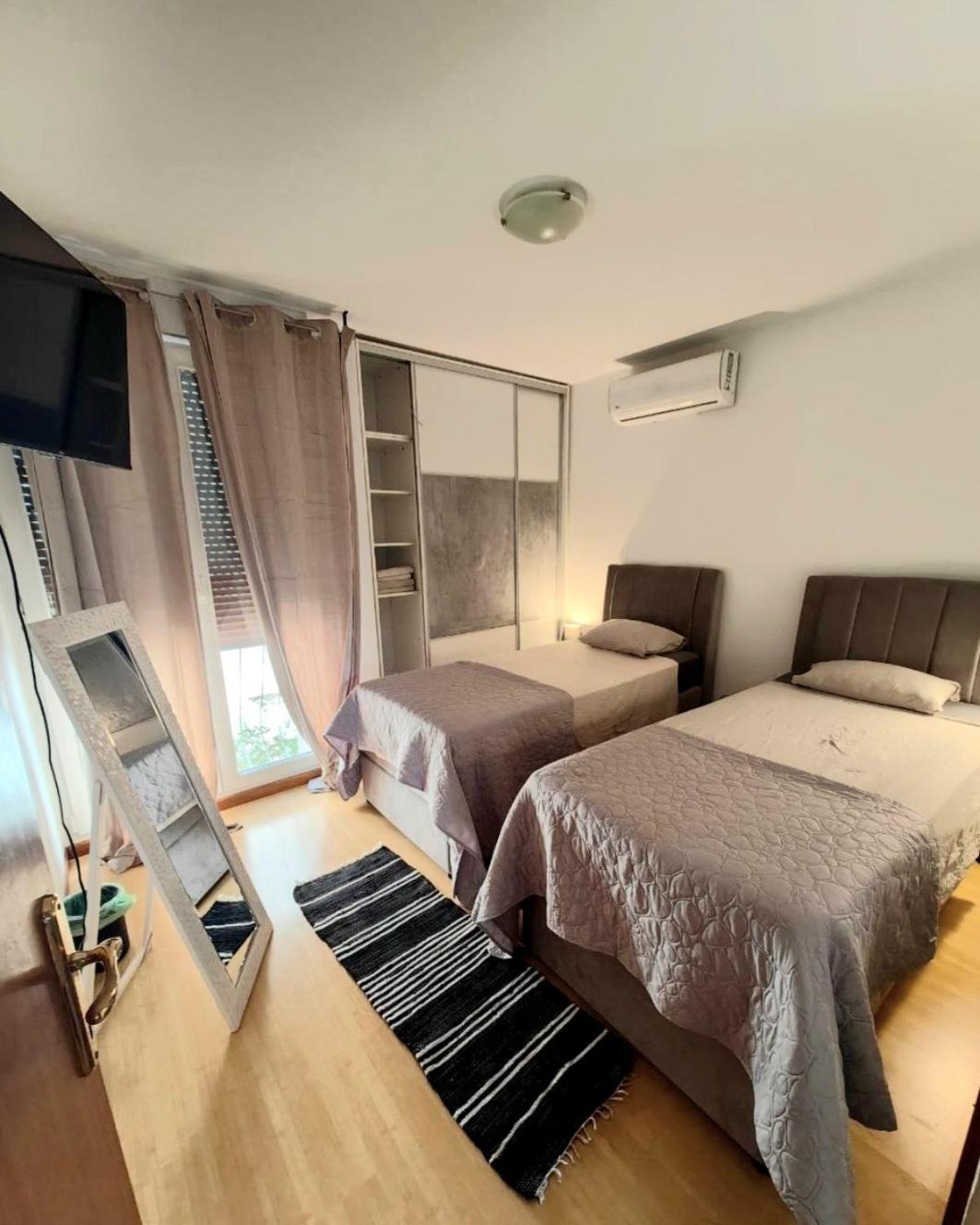 Appartement Beautiful Apartment, Close To